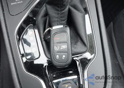 2019 Jeep Cherokee Limited 4X4 из США, поврежденный, VIN 1C4PJMDN1KD180335